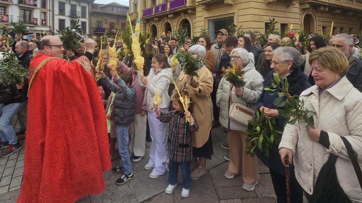 EN IMÁGENES: Multitudinario domingo de Ramos en Villaviciosa