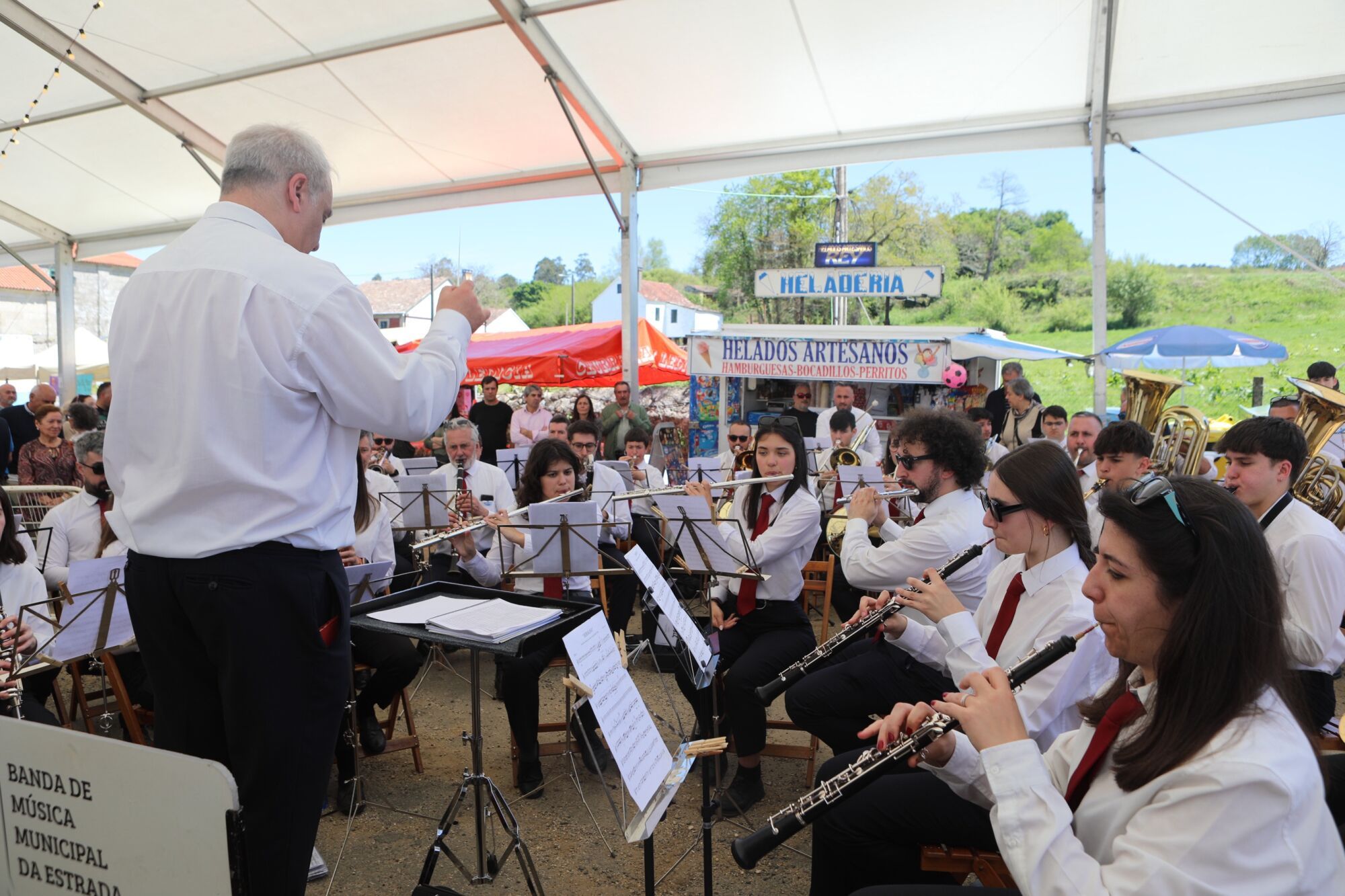 La romería en honor al patrón del ganado y los animales celebrada cada año en Cereixo contó con un gran número de asistentes