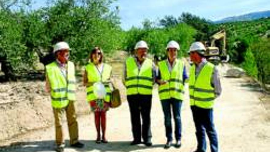 Iniciadas las obras en el camino de El Castellar