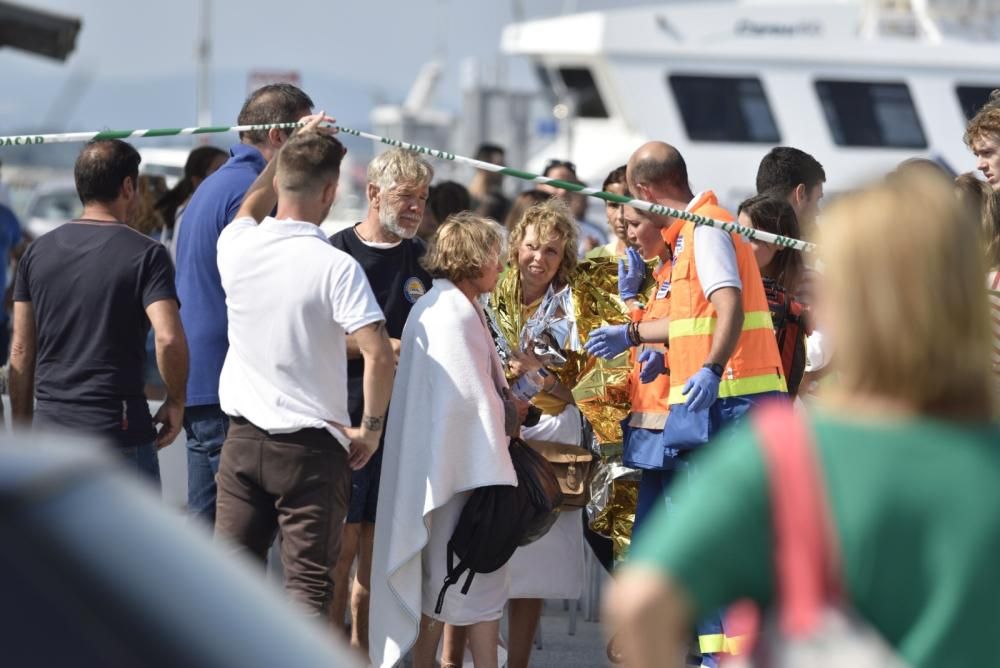 Arde un catamarán de pasajeros en A Toxa