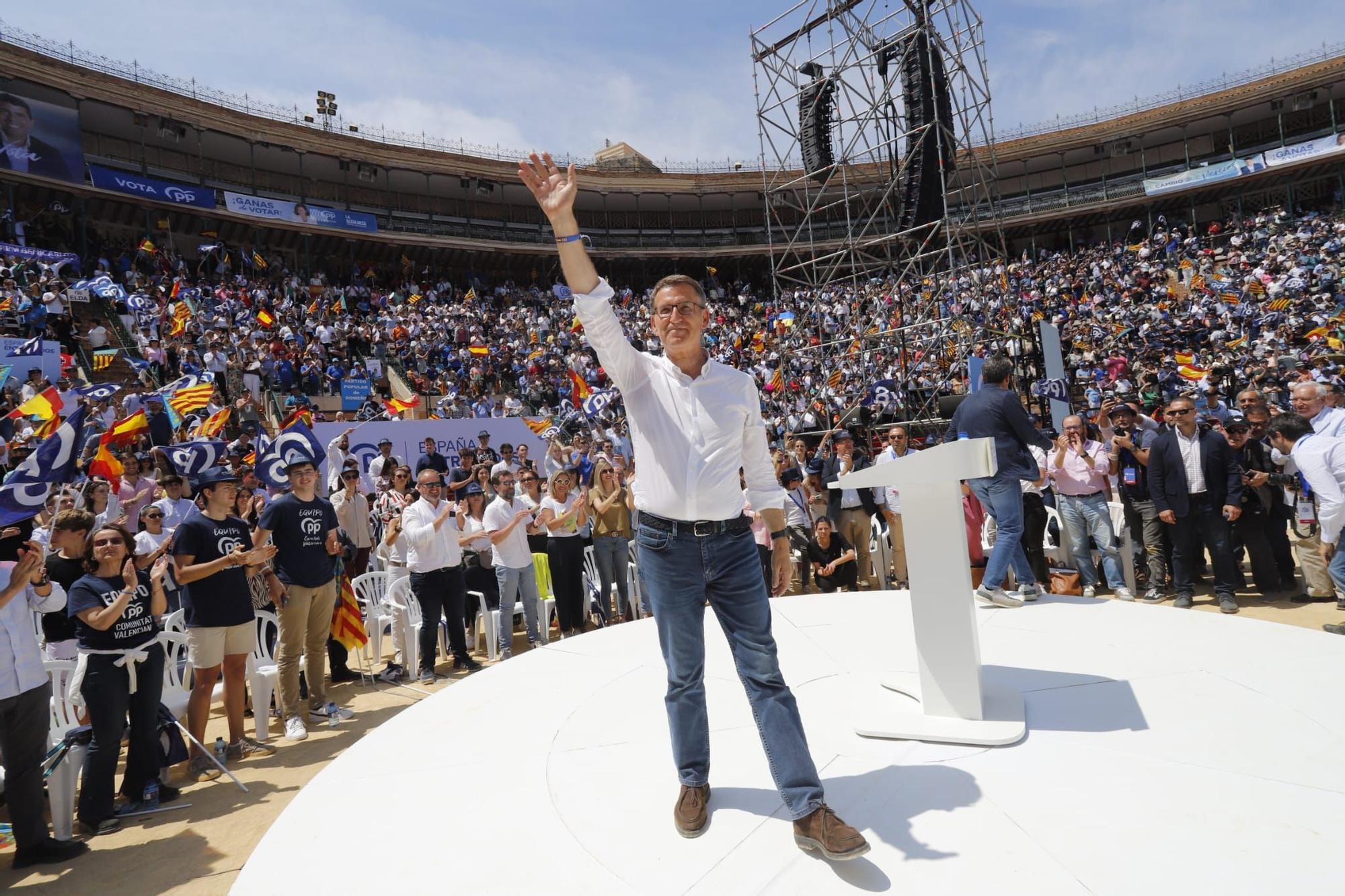 Mitin central del PPCV en la Plaza de Toros de València