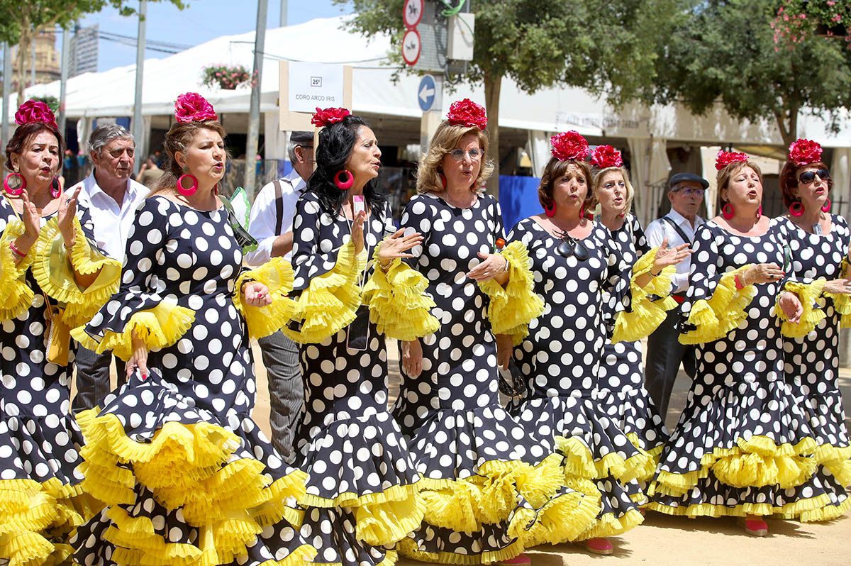 Los coros rocieros ponen la banda sonora al Arenal