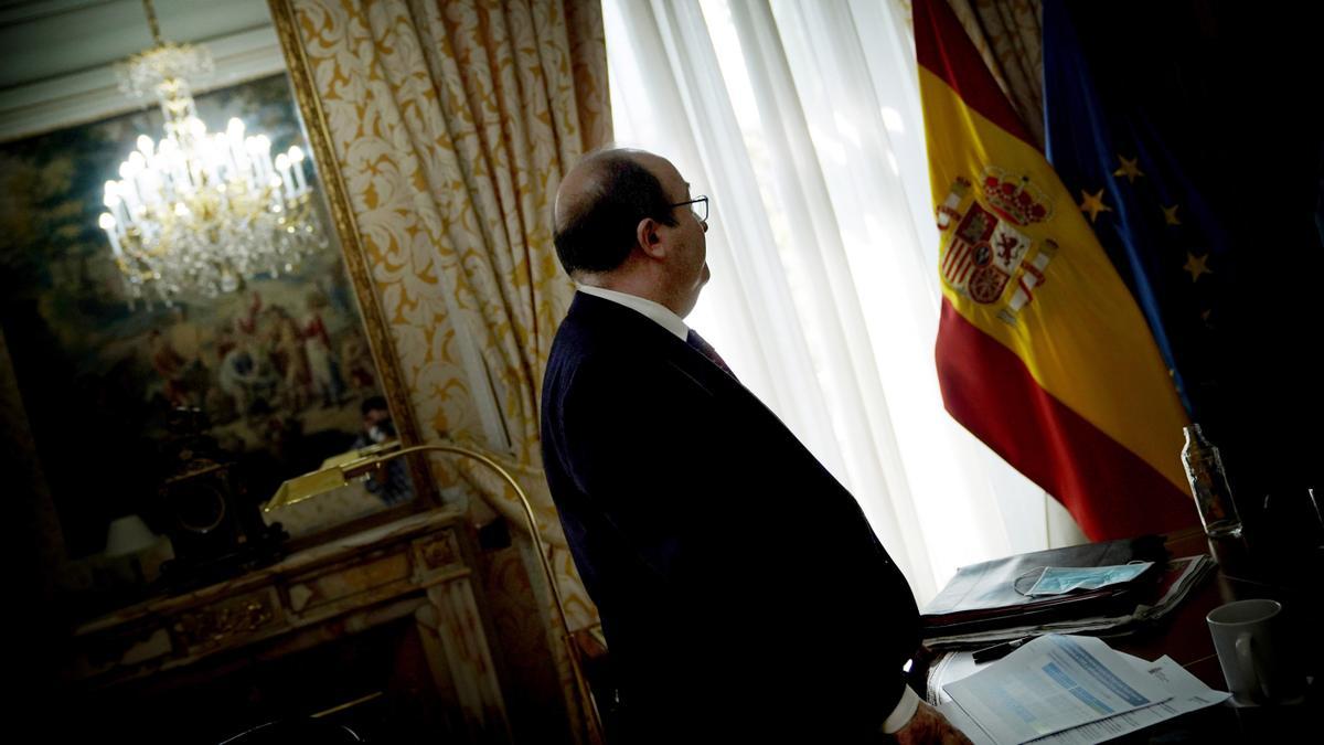 Miquel Iceta, ministro de Política Territorial y Función Pública, durante la entrevista con El Periódico de Catalunya en su despacho, el pasado 27 de mayo.