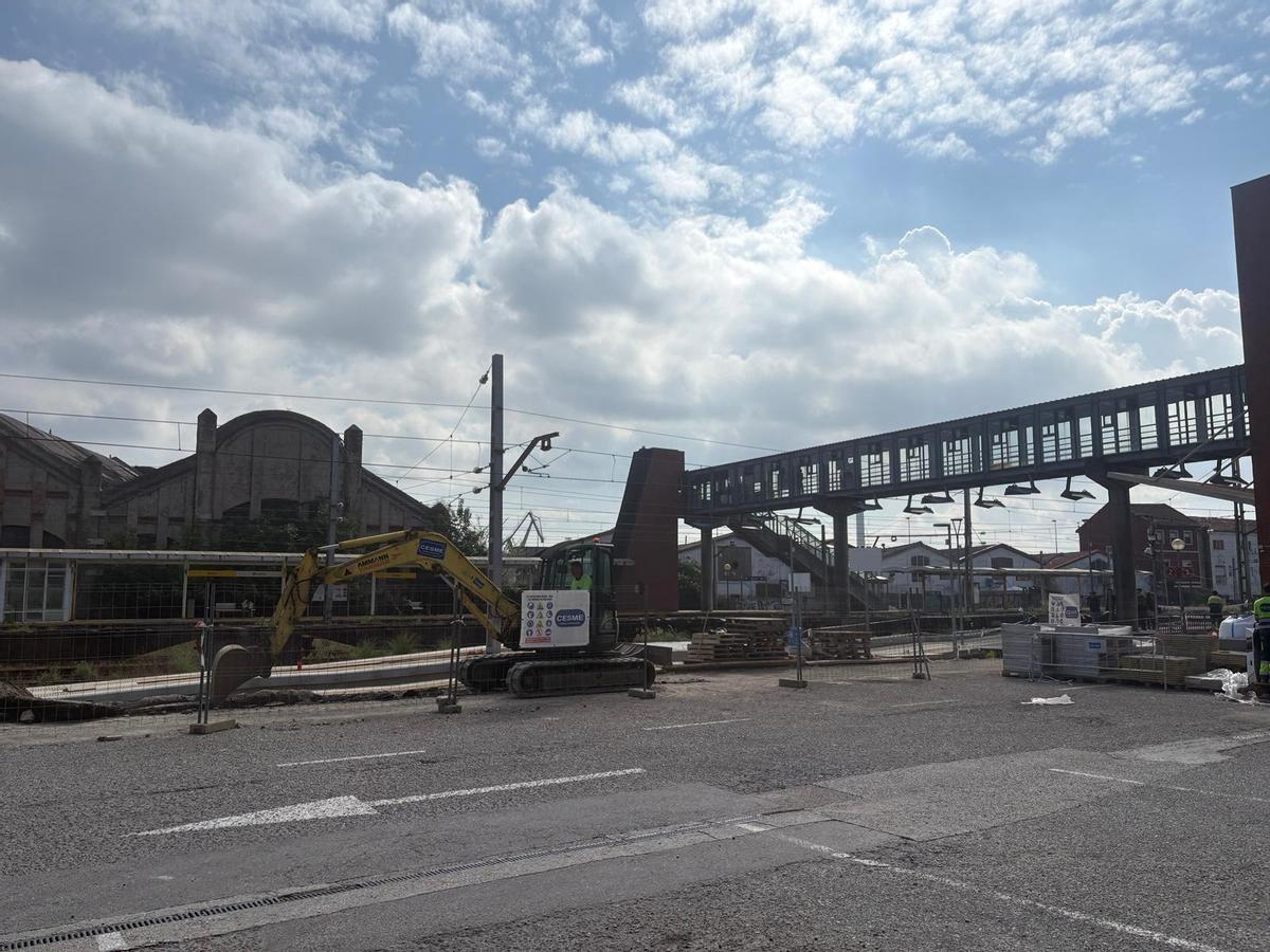 Aspecto de la estación de autobuses de Avilés, también en obras.