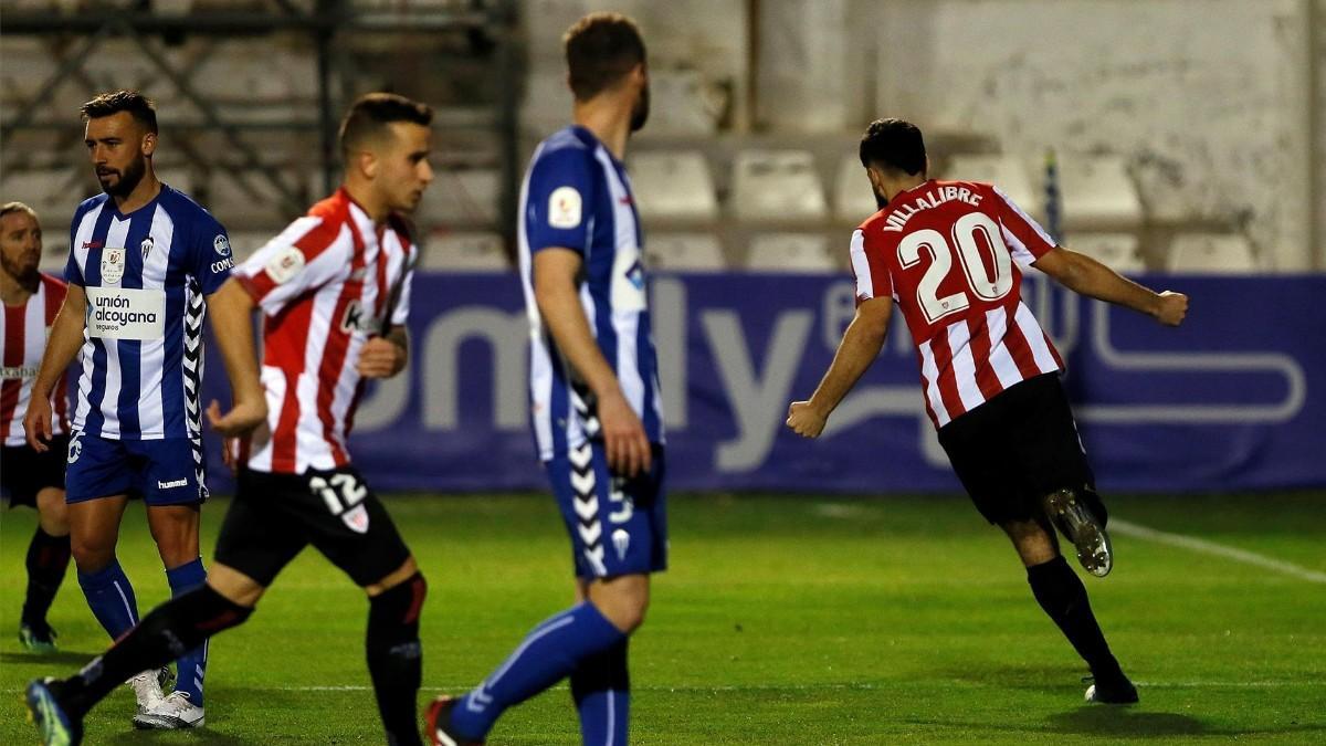 Villalibre celebra su gol ante el Alcoyano en Copa