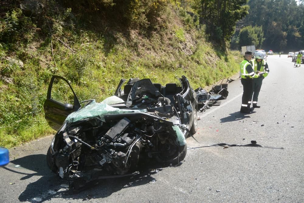 Accidente mortal en la N-550 en Pontevedra | Una mujer de 41 años fallece en una colisión