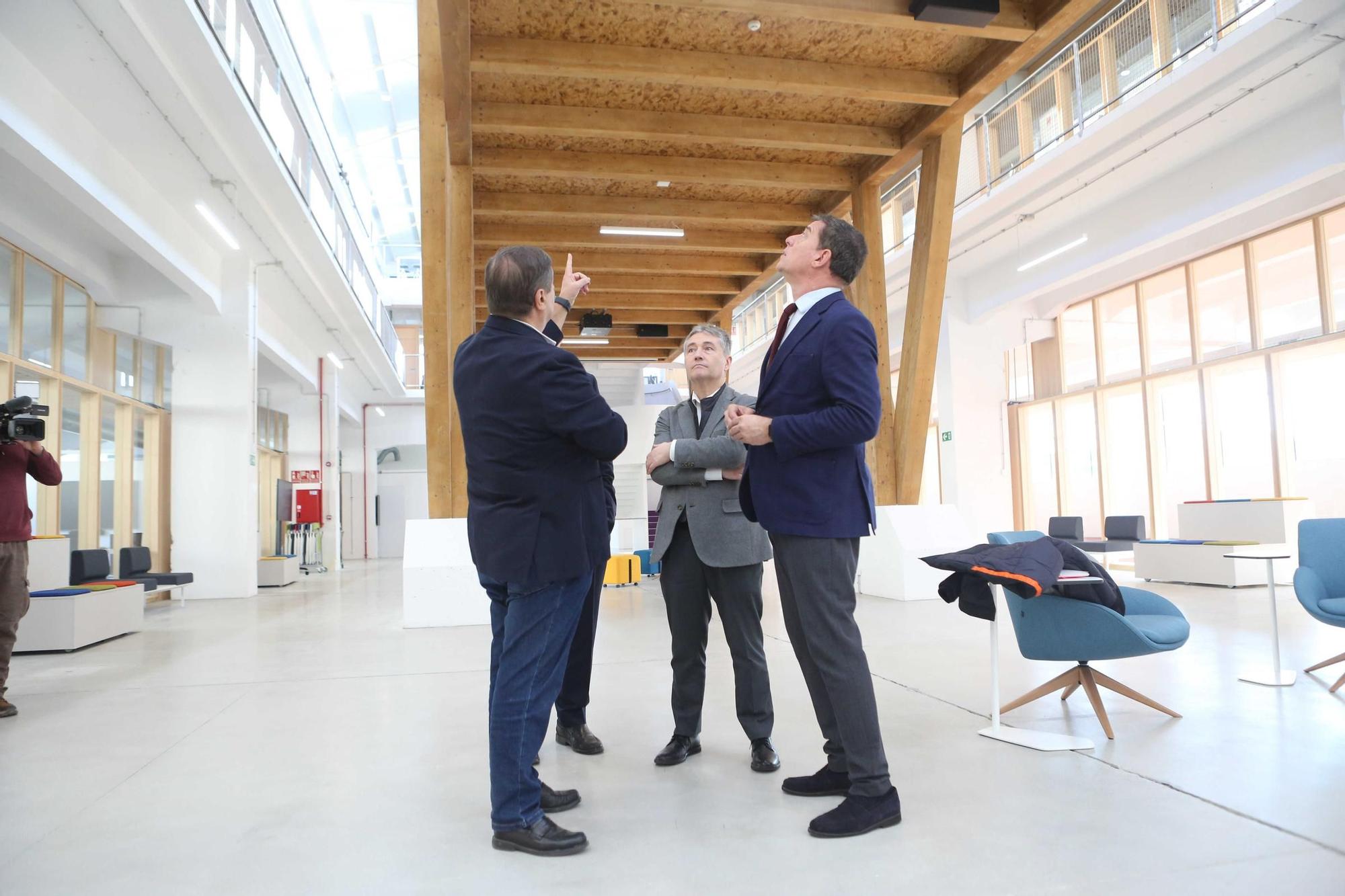 Encuentro de Besteiro en A Coruña con los tres rectores de las universidades gallegas