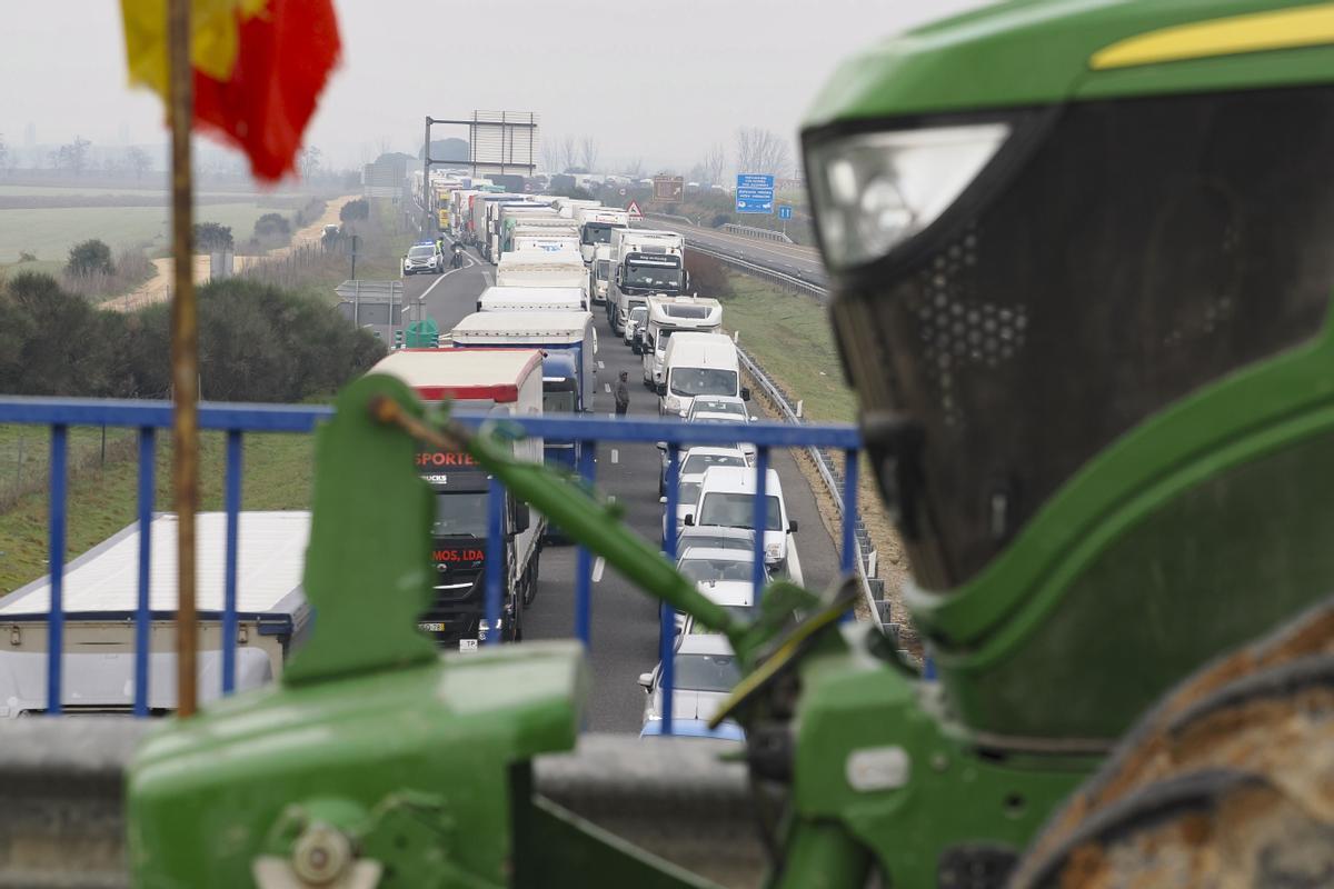 Los agricultores españoles generalizan sus protestas esta semana ante la crisis del campo