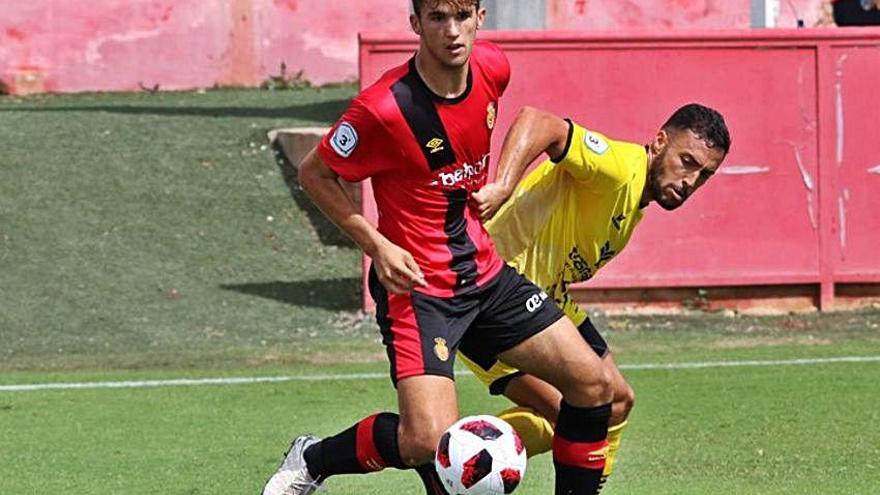 Pablo RamÃ³n, en un partido con el filial del Mallorca de Tercera.