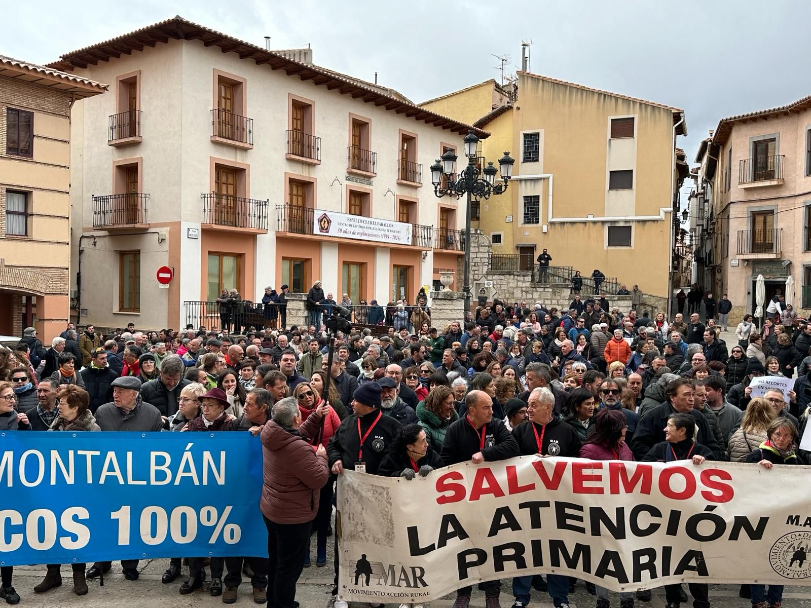 En imágenes | Varios cientos de personas reivindican la sanidad pública rural en Montalbán