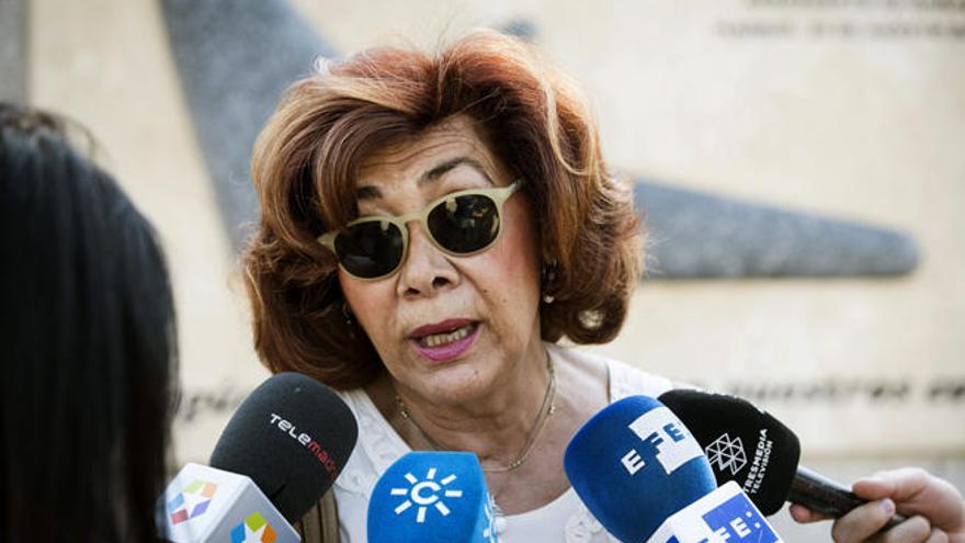 María Loreto Gonzalo, una de las 18 supervivientes, tras la ofrenda floral en el Parque Juan Carlos I de Madrid