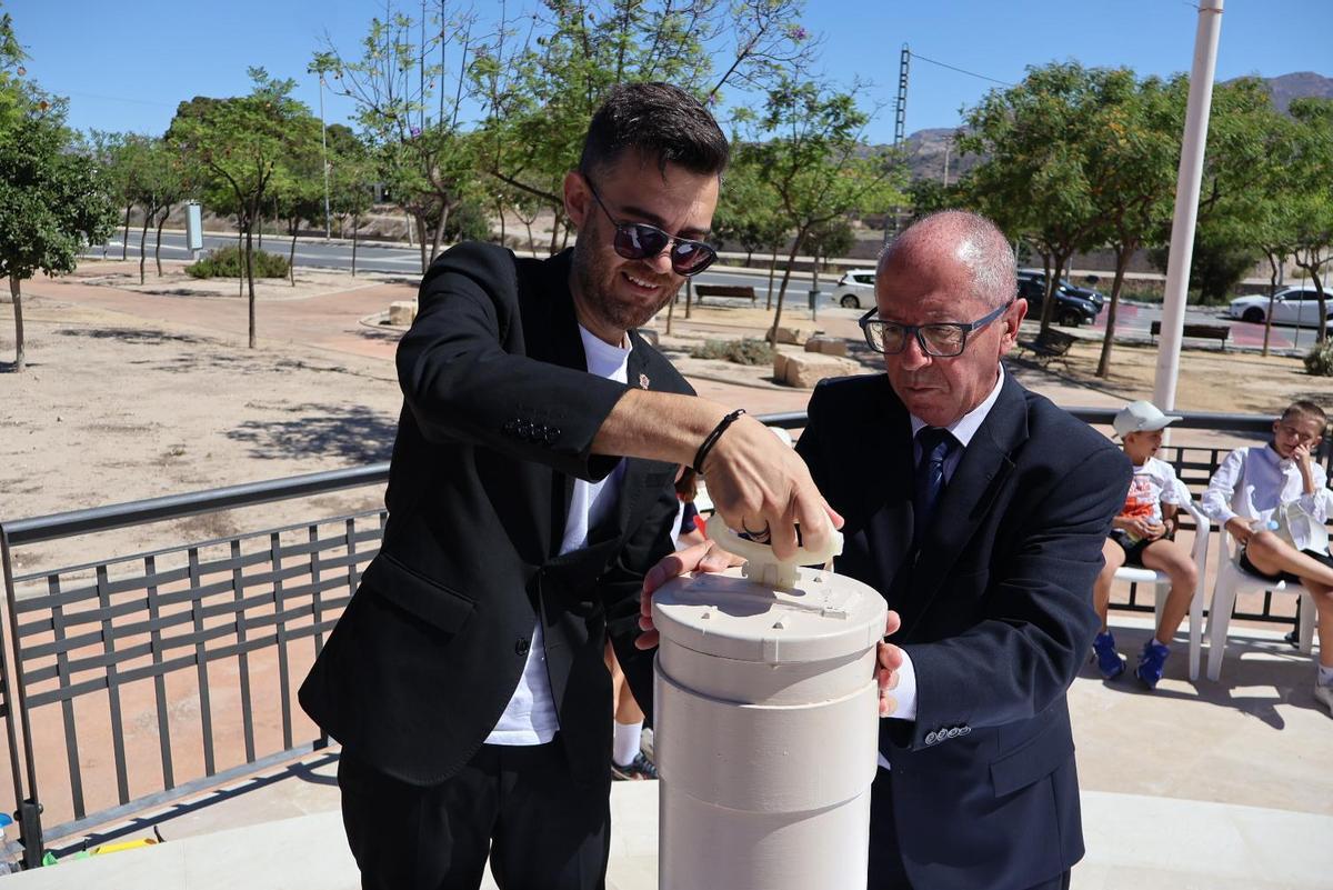 Novelda inaugura un reloj solar monumental dedicado a Jorge Juan