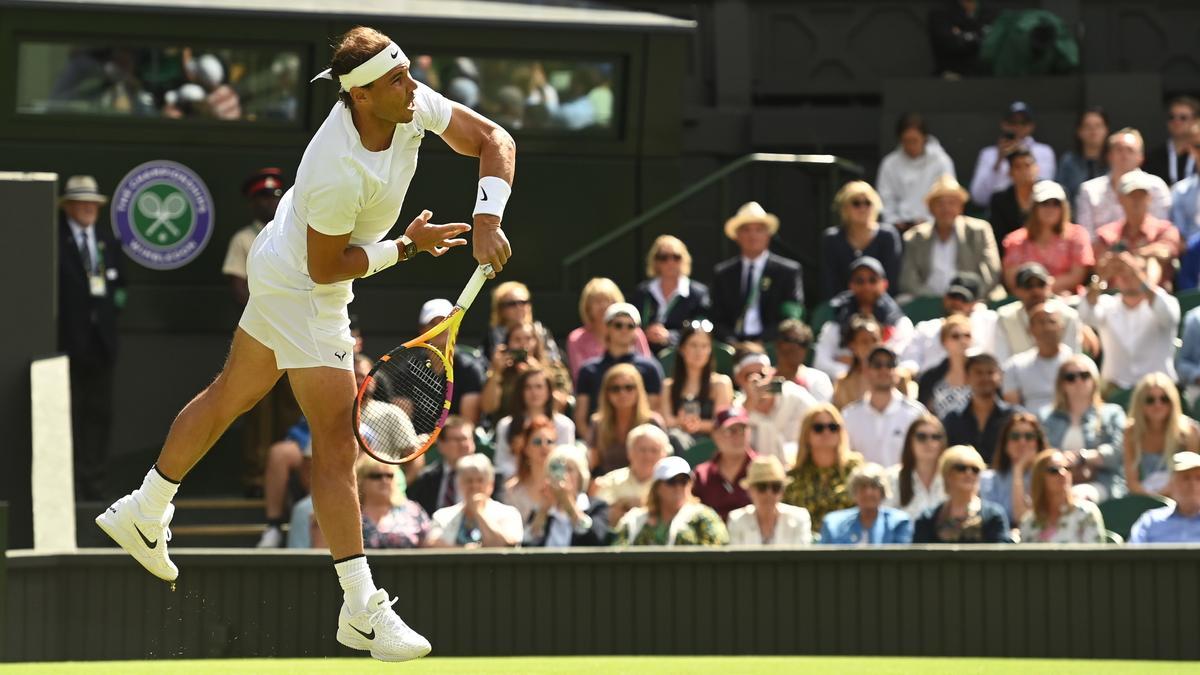 Nadal se agarra a Wimbledon