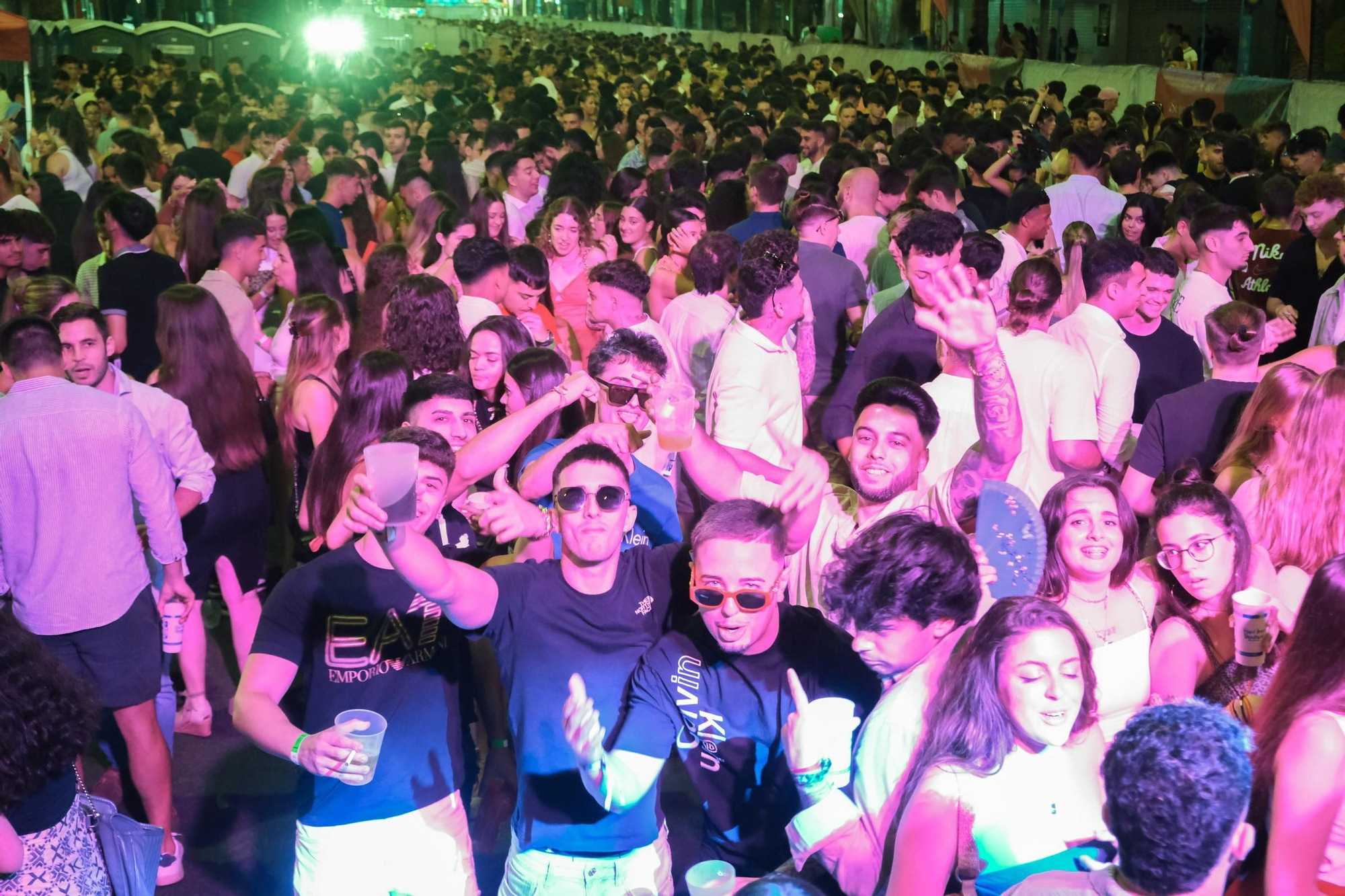 Galería de fotos: así es salir de fiestas en Hogueras de Alicante