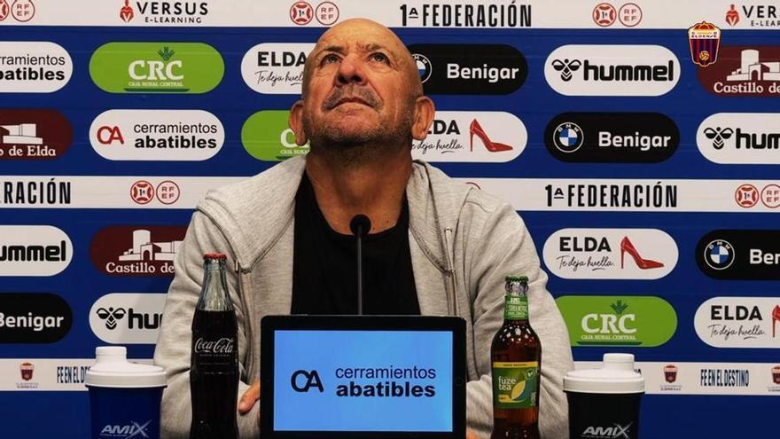 Claudio, antes del Sevilla-Eldense: "Debemos dar nuestra mejor versión para ganar"