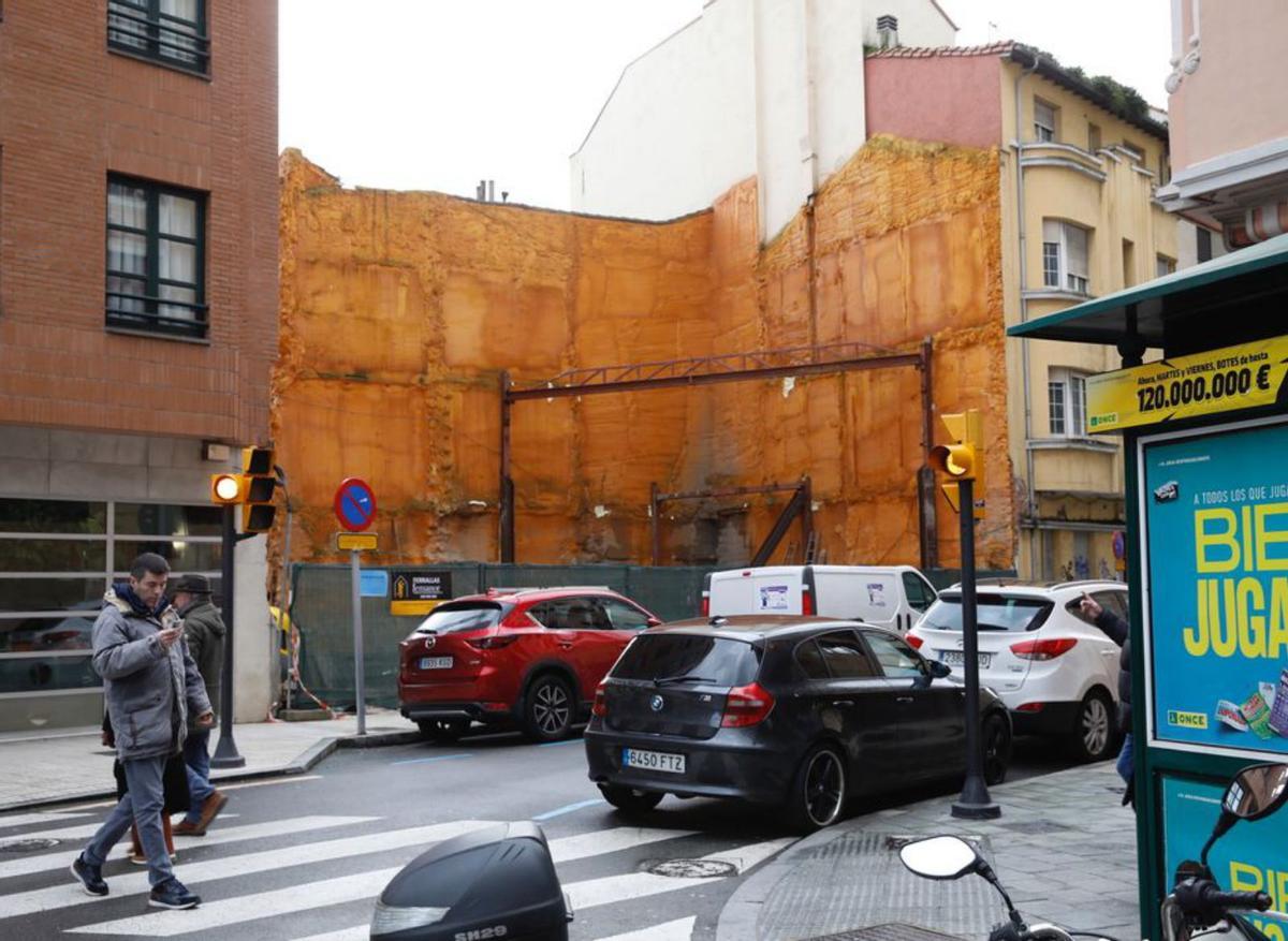 Solar del nuevo edificio de la calle Joaquín Alonso Bonet. | Ángel González