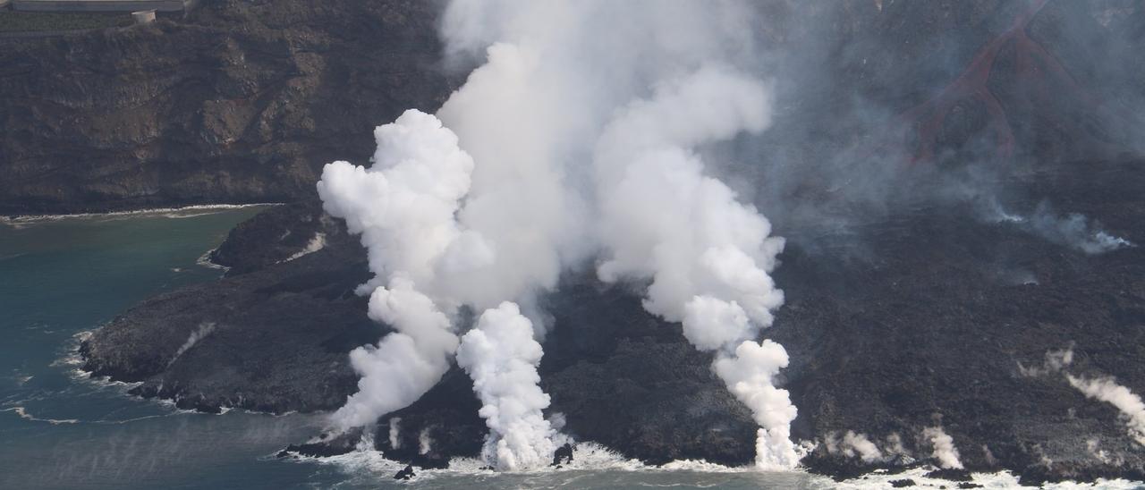 Los expertos advierten de un posible derrumbe del primer delta formado por la colada del volcán