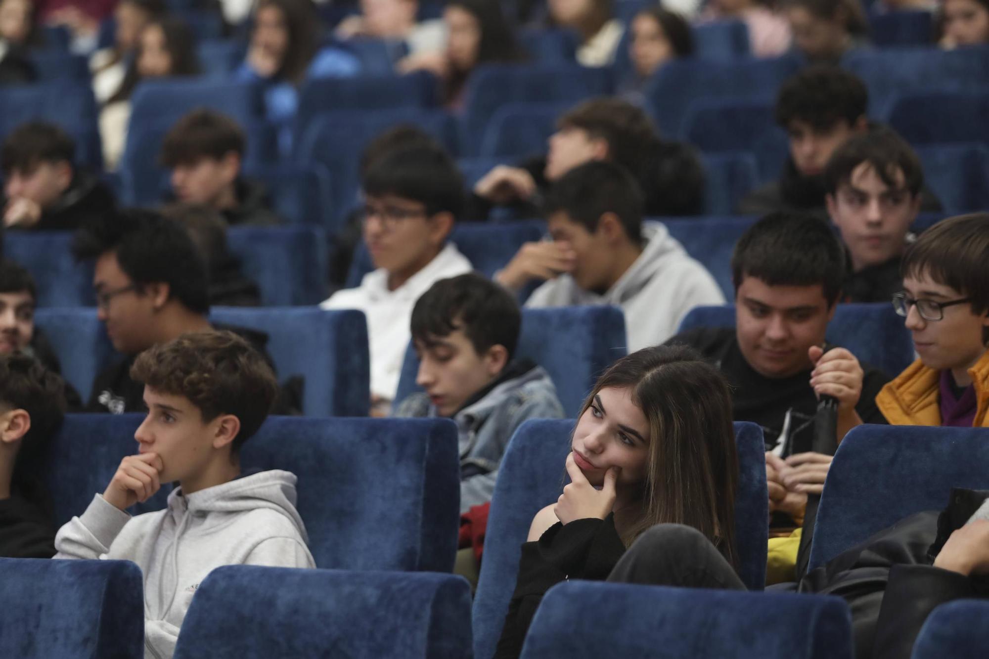 EN IMÁGENES: El Día del Voluntariado reúne a jóvenes en el Calatrava