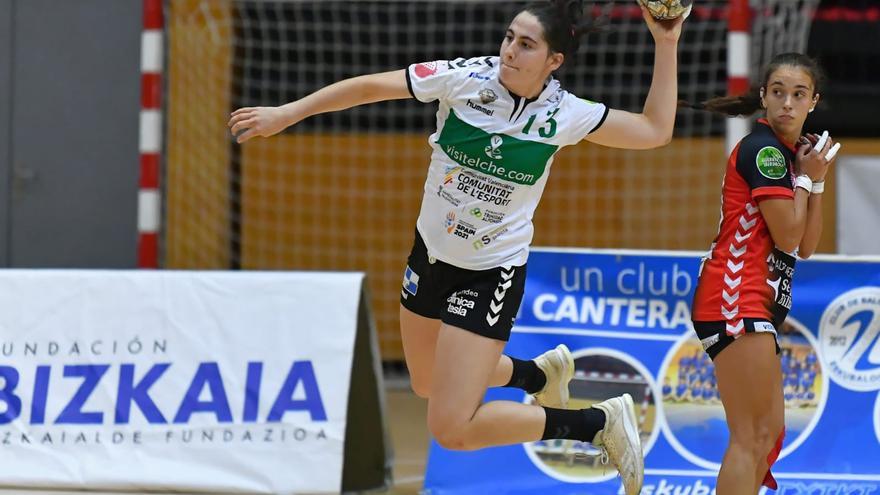 La ondense Clara Gascó, nueva &#039;Guerrera&#039; de balonmano con merecimiento