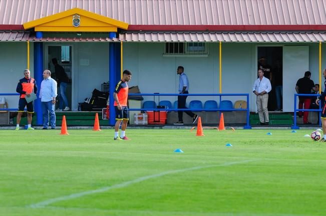 Entrenamiento de la UD Las Palmas en Barranco ...