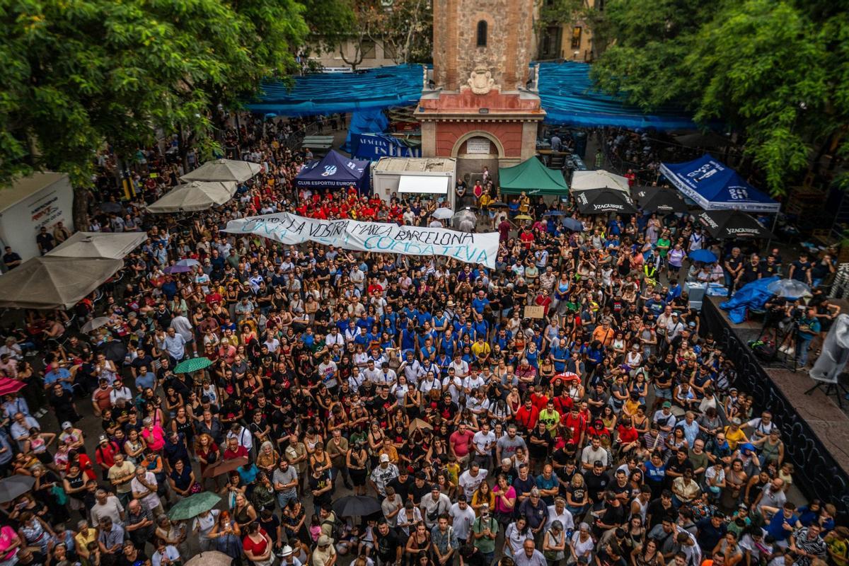 Las colles de Gràcia no han llegado a un acuerdo antes del pregón de la Fiesta Mayor, con lo que los actos de cultura popular quedarían desconvocados en los próximos días.