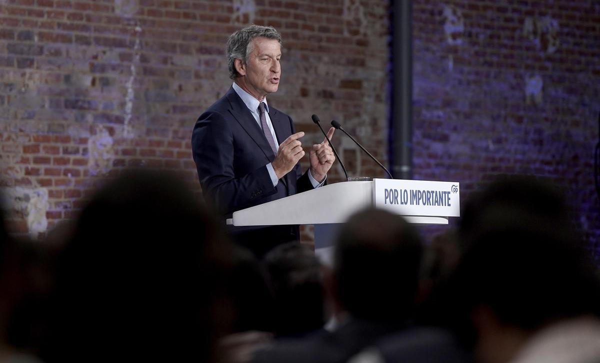 Alberto Núñez Feijóo, presidente del Partido Popular, durante el acto ‘Pagas más, recibes menos; contra el infierno fiscal del Gobierno de Sánchez’.