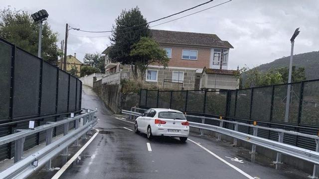 El puente de A Portela, ya abierto al tráfico y con un espacio para peatones.