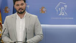 GRAF5142  MADRID  16 07 2019 - El portavoz de ERC  Gabriel Rufian  ofrece una rueda de prensa tras la reunion mantenida con la portavoz del grupo socialista en el Congreso  Adriana Lastra  para abordar el voto de la formacion republicana en el debate de investidura de Pedro Sanchez  hoy en Madrid  EFE  Ballesteros