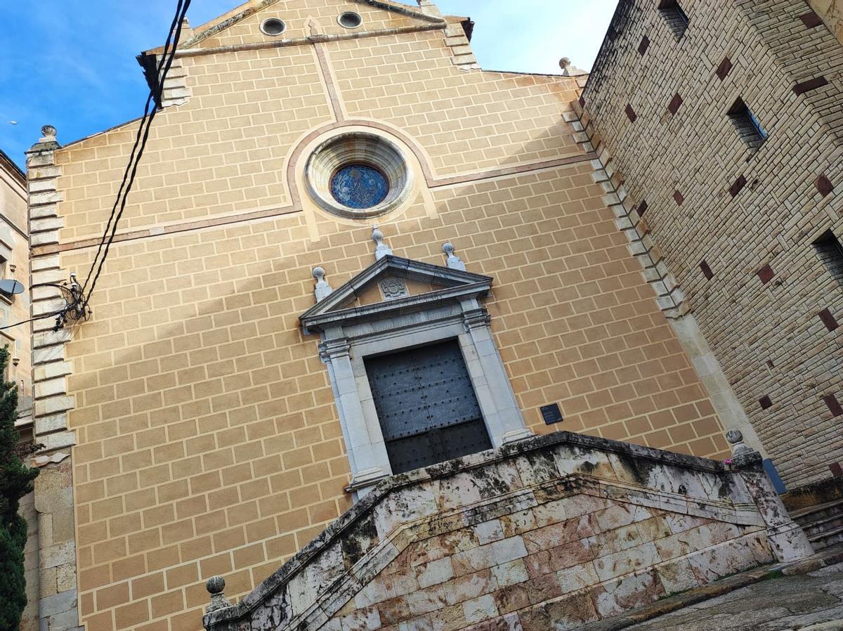 Iglesia de LEnsenyança, junto al colegio religioso que ha acogido, hasta este pasado octubre, las últimas monjas de la Companyia de Maria.