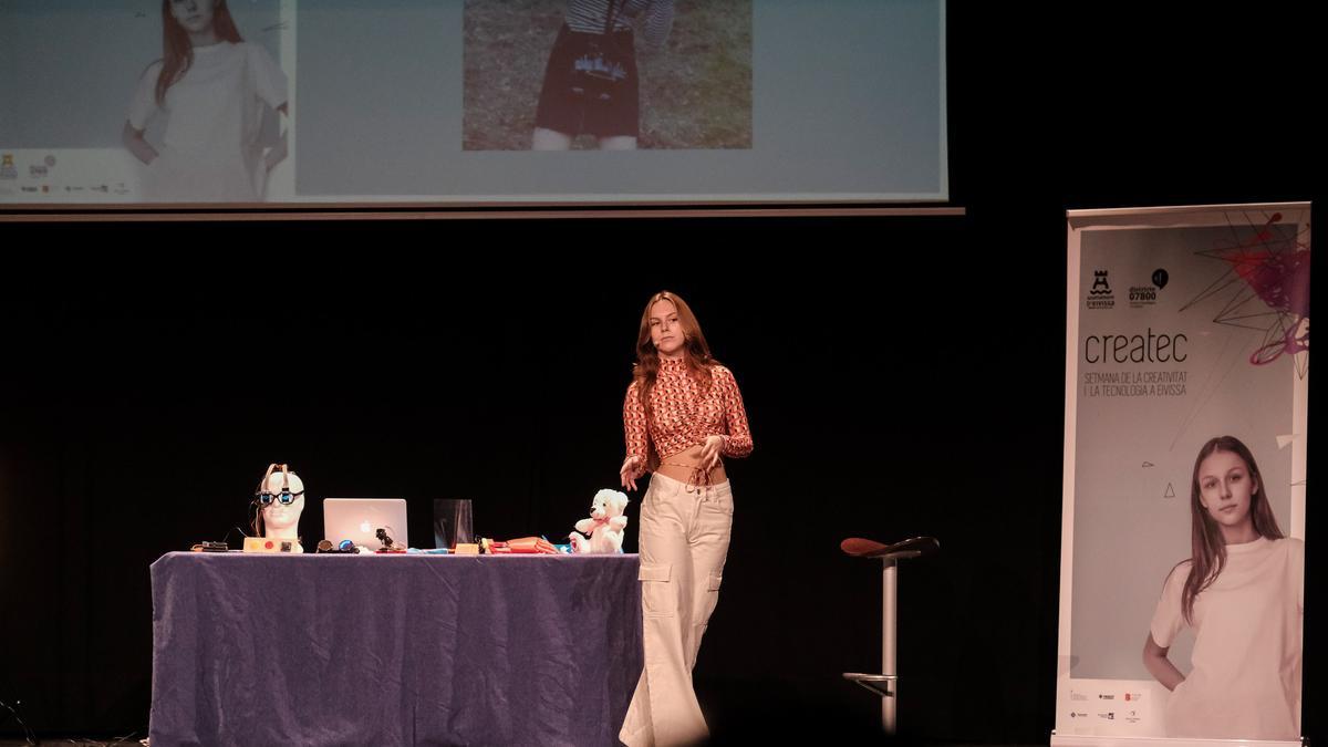 Alai Blanco, una de las ponentes que sirve de ejemplo inspirador a los jóvenes de Createc Jove.