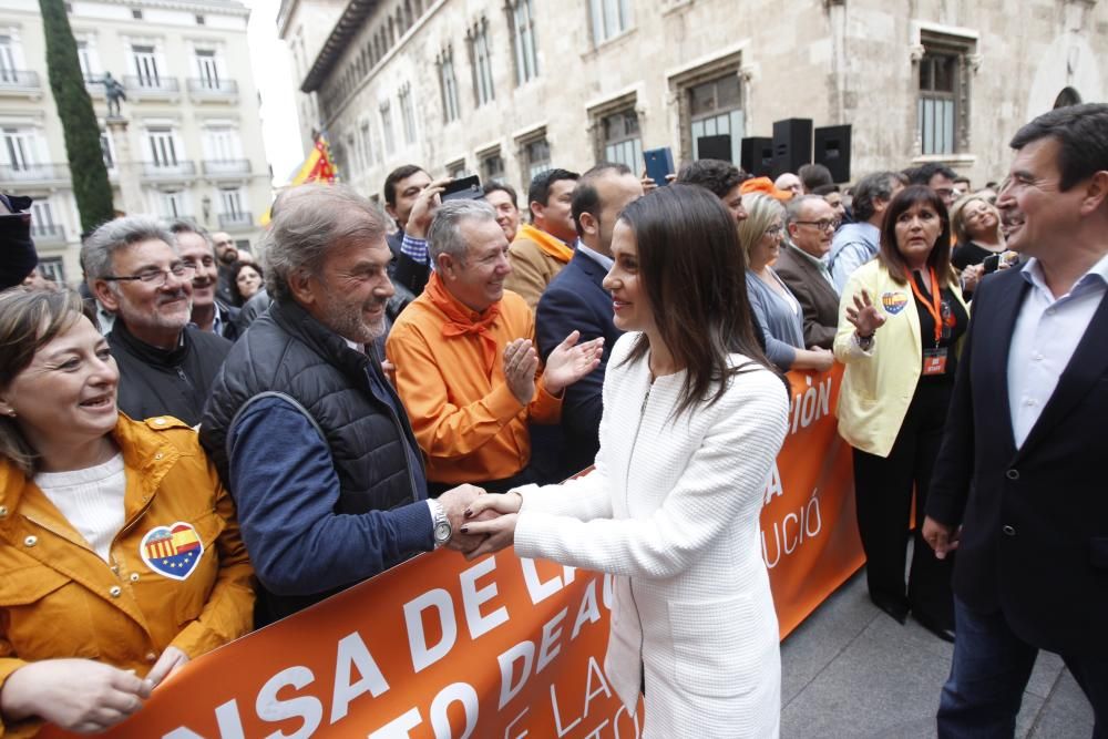 Concentración de Ciudadanos en defensa del Estatuto de Autonomía