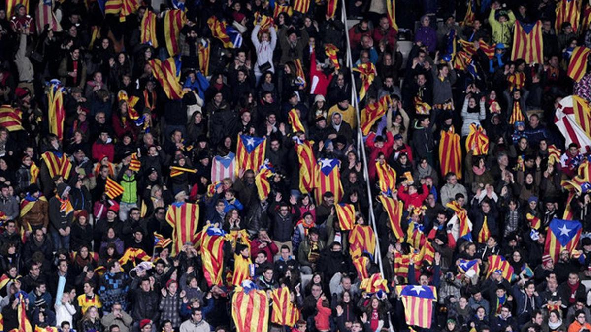 La UEFA ha vuelto a multar al Barça por las esteladas