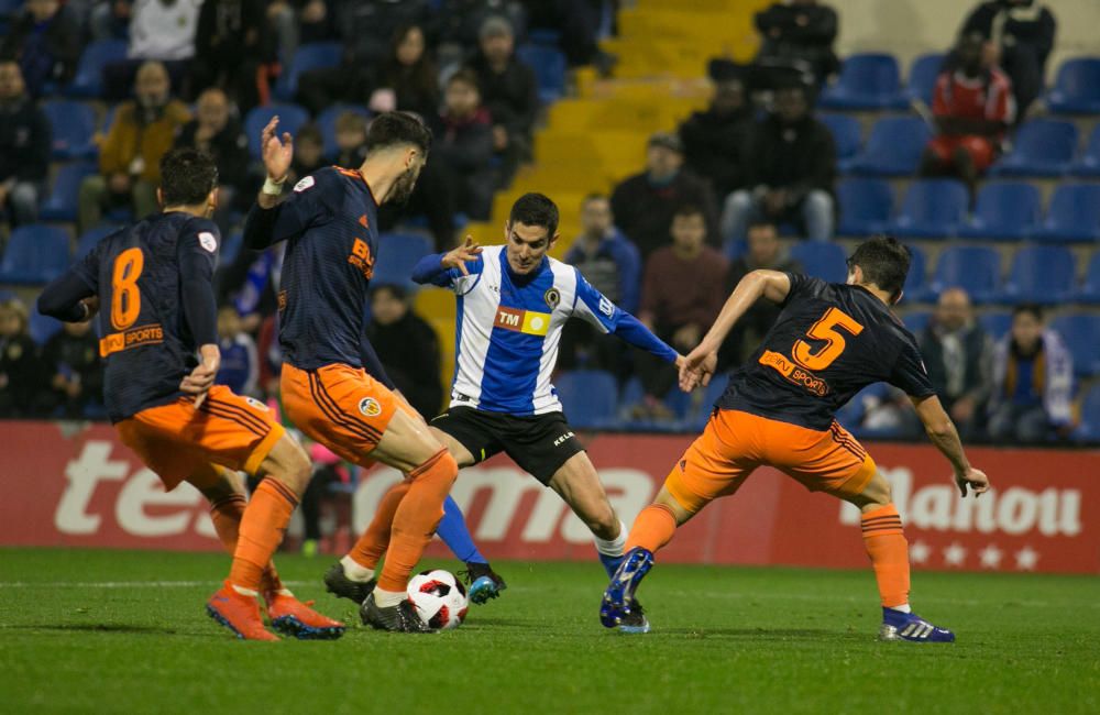 El Hércules remonta al Mestalla con goles de Pablo Íñiguez y Carlos Martínez