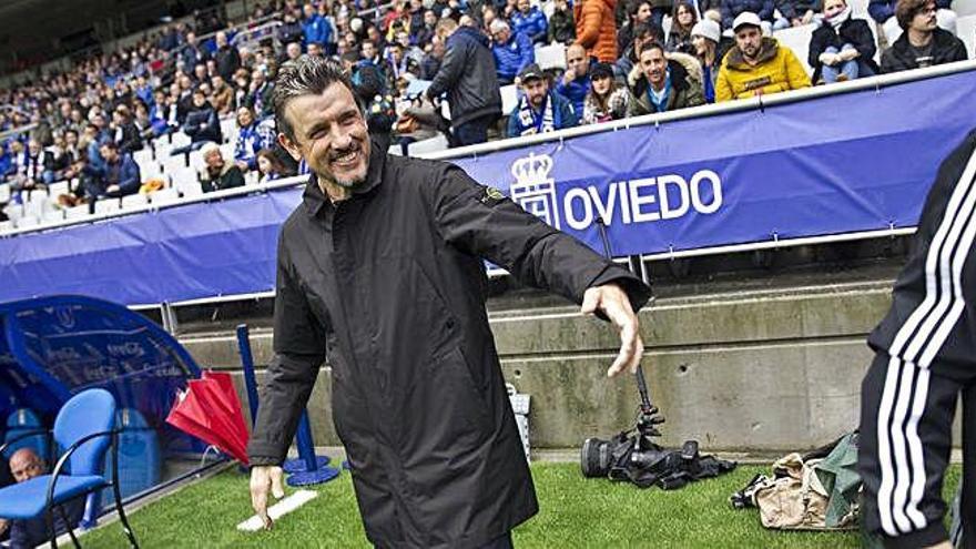 Juan Carlos Unzué, ahir a Oviedo abans de començar el partit.