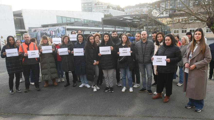 Familias de colegios de Cambre prevén manifestarse juntas ante la falta de limpieza