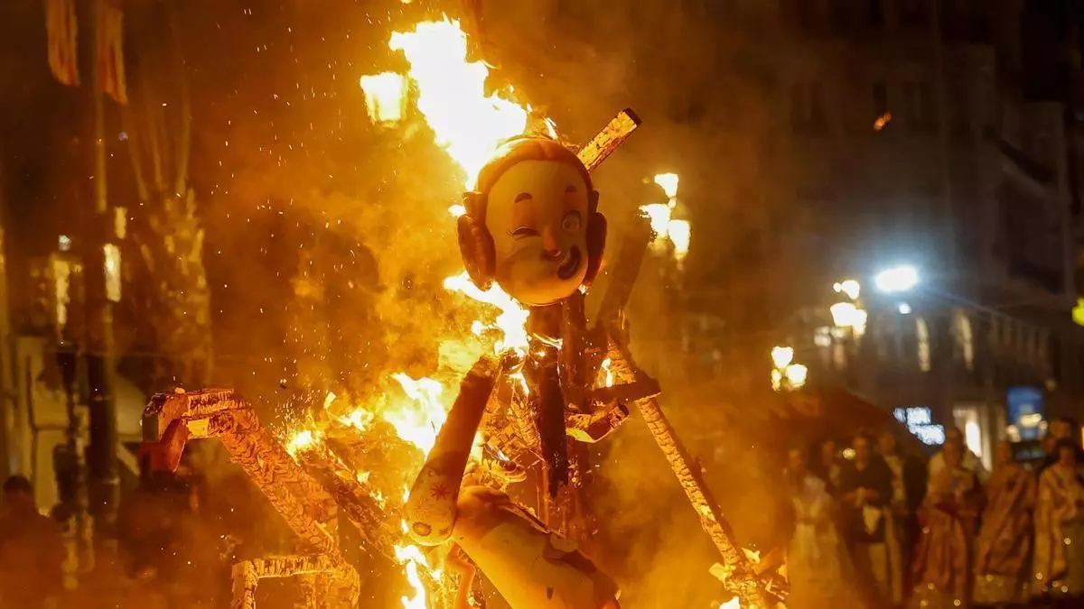 Cremà 2026: La falla de la movilidad convierte su mensaje en fuego