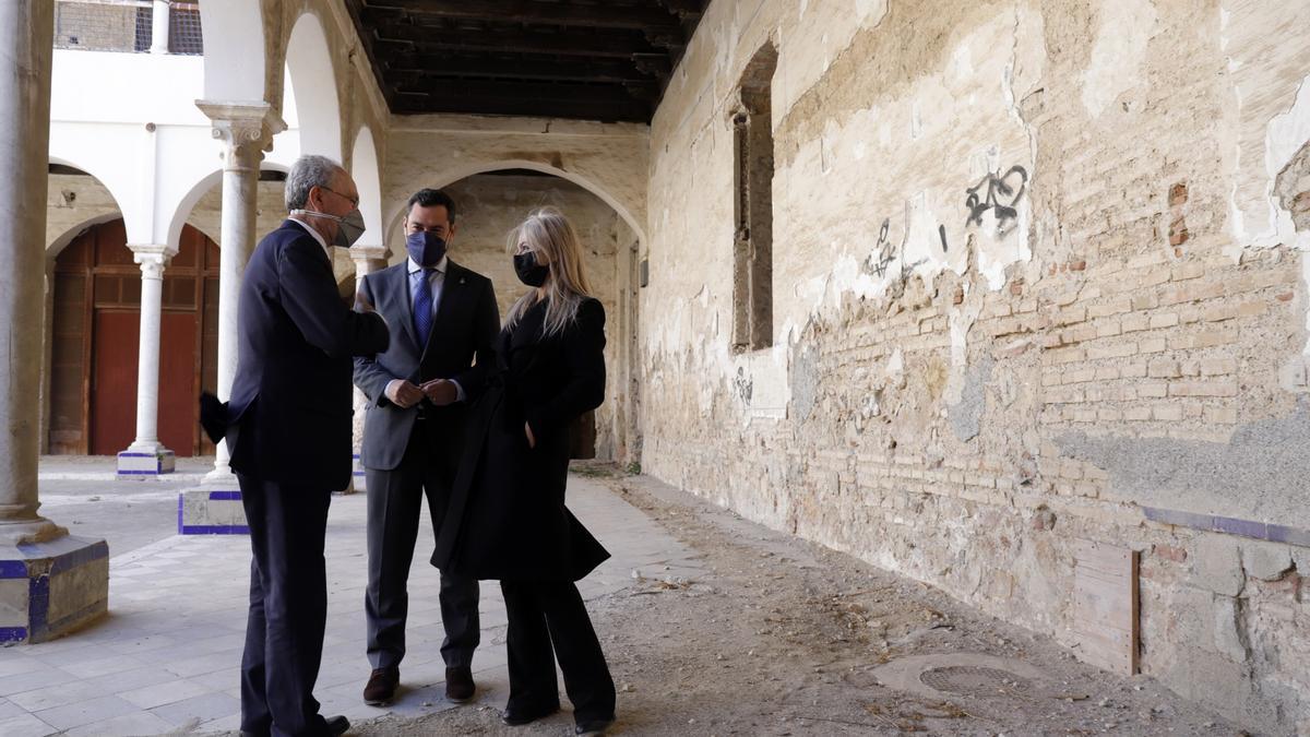 El presidente Moreno visita el convento de la Trinidad de Málaga