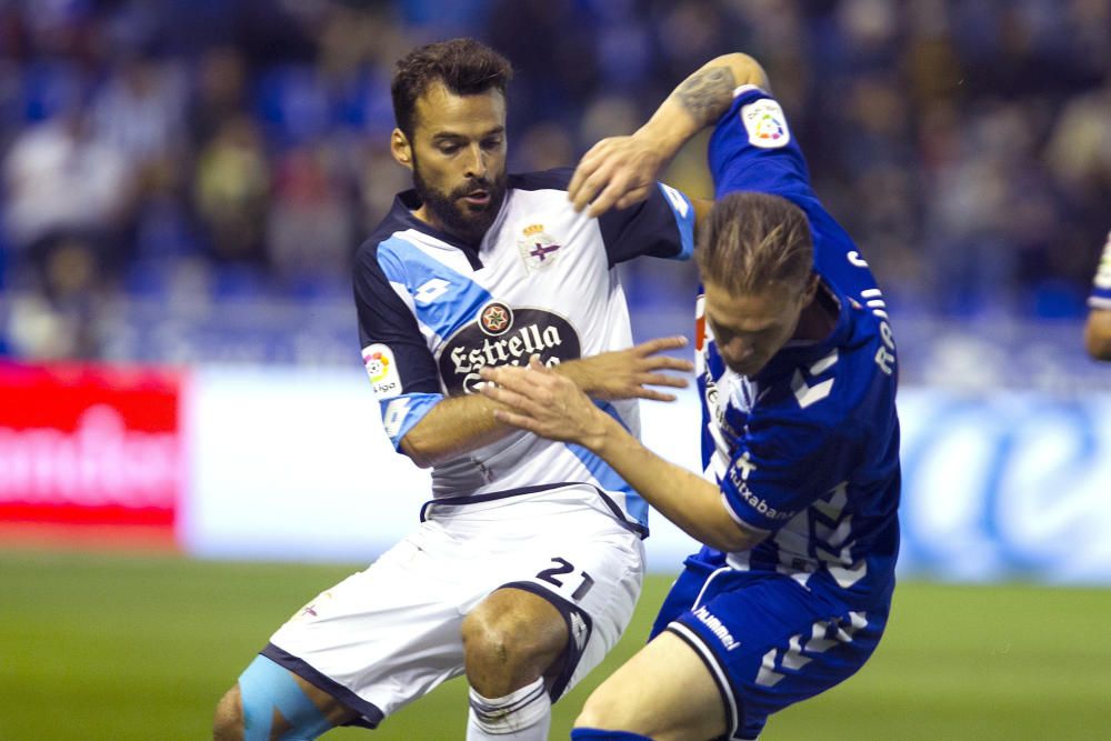 El Deportivo no pasa del empate en Vitoria