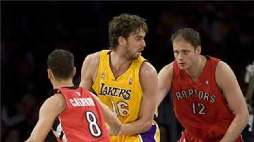 Los Lakers tumban a los Raptors