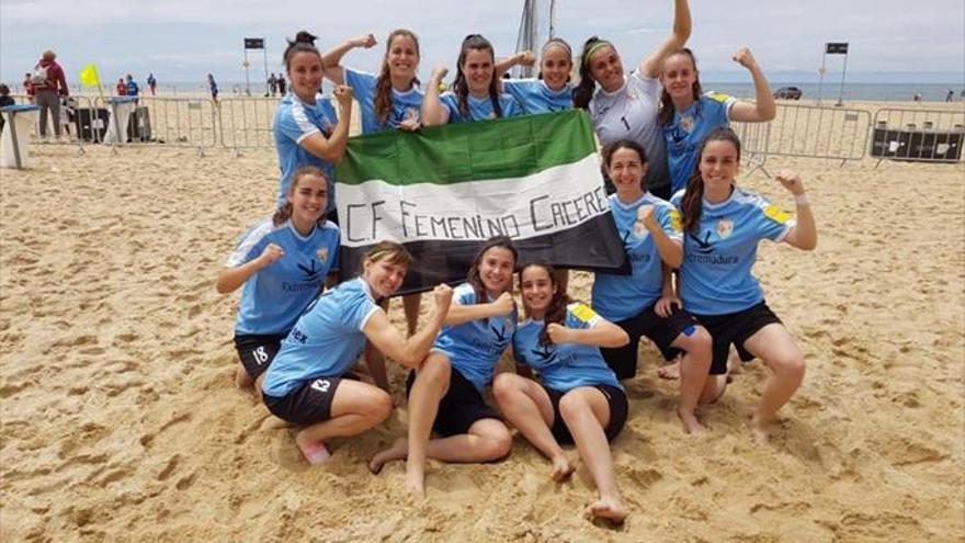 Césped y arena para el Femenino Cáceres