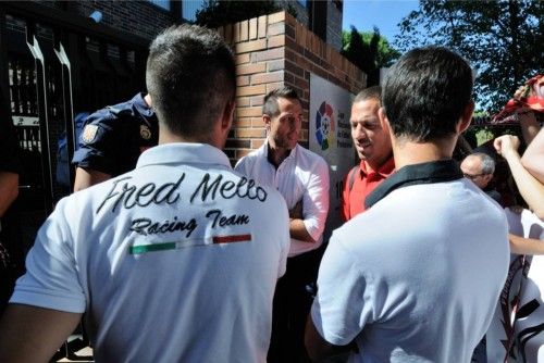 Los aficionados del Real Murcia se concentran ante la sede de la LFP