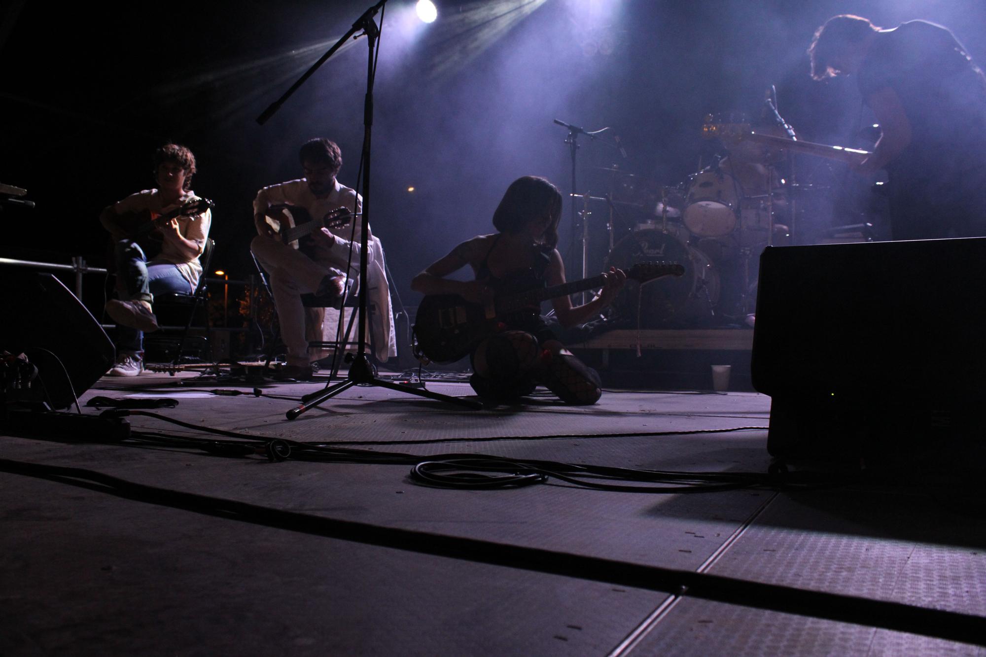 Música a càrrec dels grups «Penélope» i «Minibus» per les Revetlles de Sant Pere