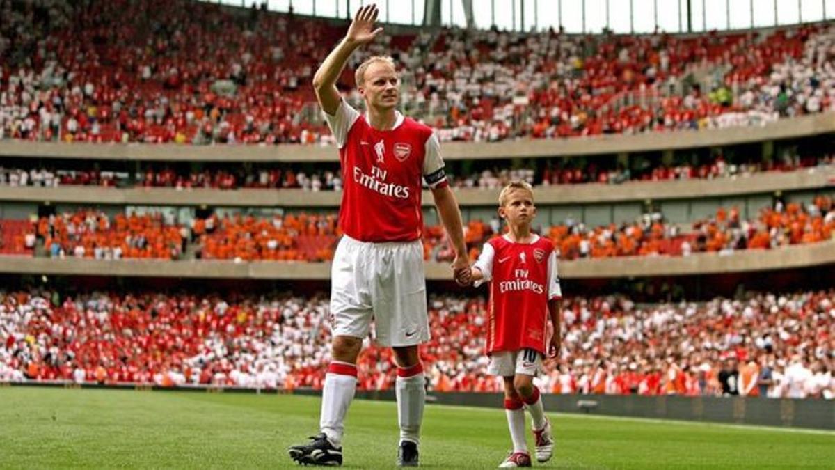 Dennis Bergkamp - 117 M Dennis Bergkamp - 117 M