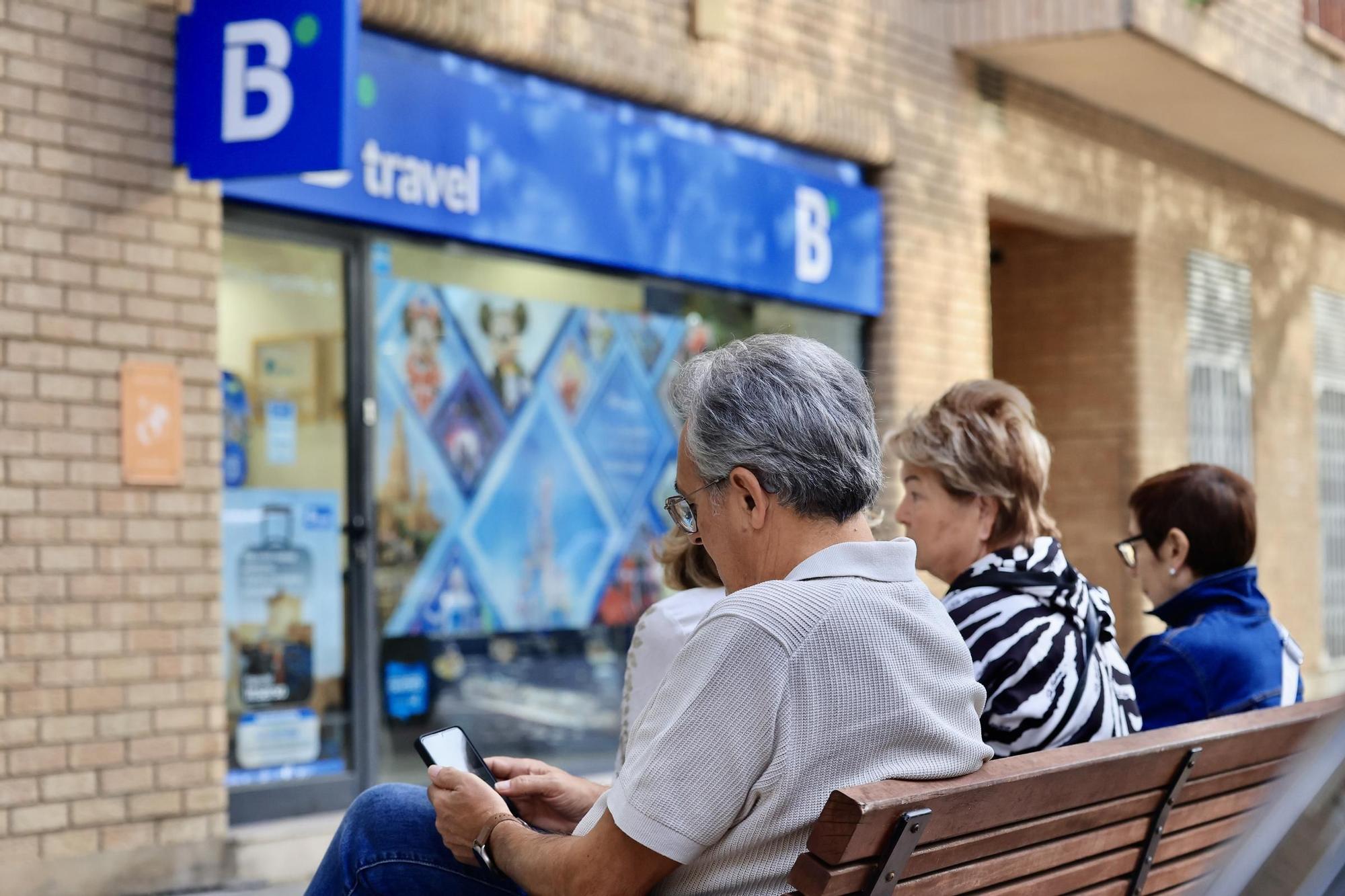 Alud de jubilados en las agencias de Castellón para 'cazar' un viaje del Imserso