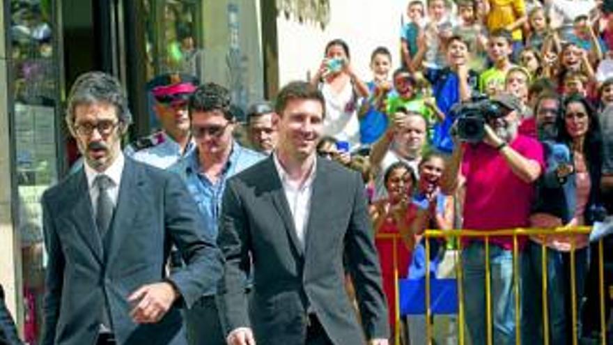 La Fiscalía exculpa a Leo Messi, pero no al padre