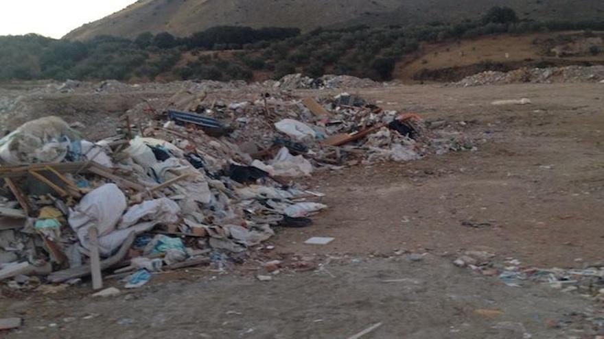 Antigua planta municipal de escombros de Archidona, cerrada en agosto de este año.