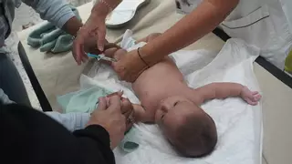 Comença la campanya de vacunació de la bronquiolitis