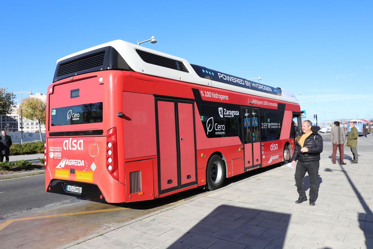 Presentación del autobús en la estación de Delicias