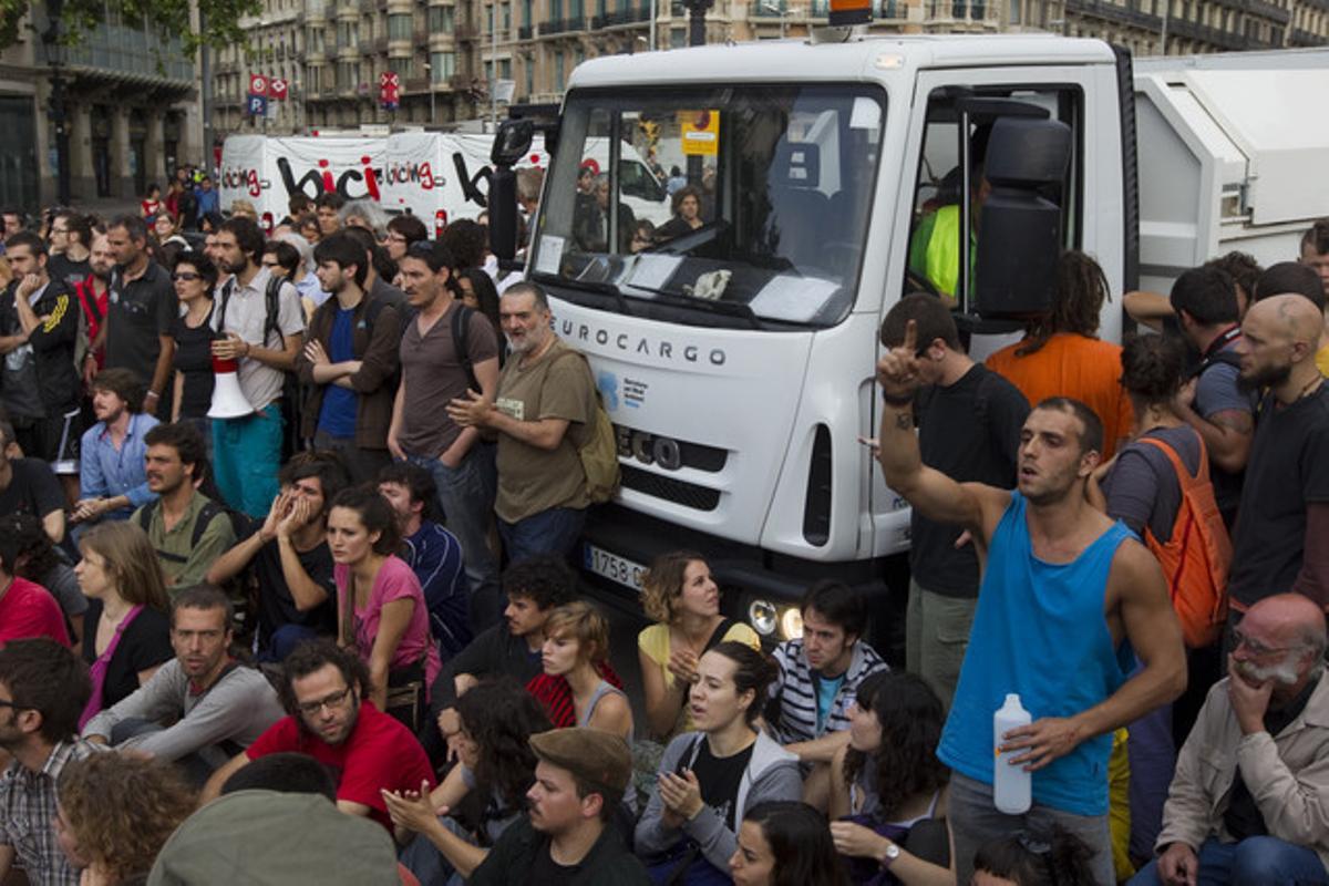 El desalojo de plaça Catalunya, visto por Albert Bertran.