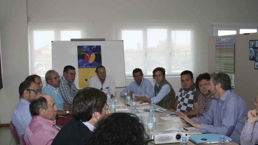 Representantes de cooperativas de ovino durante la reunión de ayer en Villalpando.